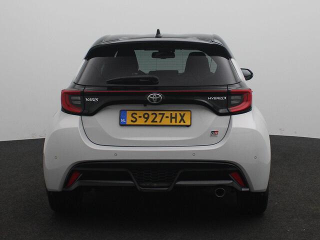 Toyota YARIS 1.5 Hybrid GR Sport | Apple Carplay/Android | cruise control adaptief | electronic climate control | lederen/microvezel bekleding | LED koplampen | lichtmetalen velgen multi-spaaks 18" |