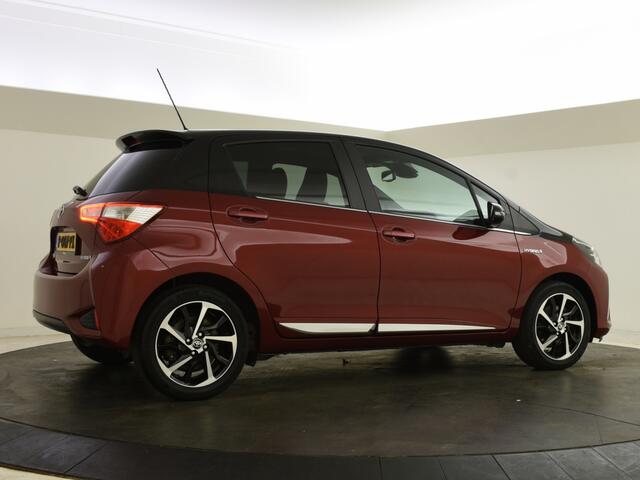 Toyota YARIS 1.5 Hybrid Executive Bi Tone | Panorama | Stoelverw |