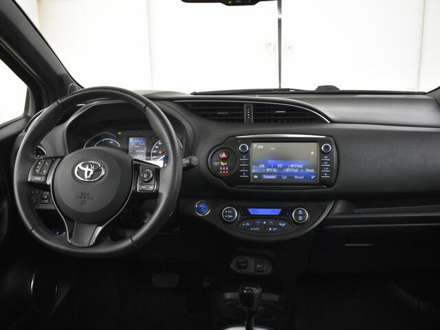 Toyota YARIS 1.5 Hybrid Executive Bi Tone | Panorama | Stoelverw |