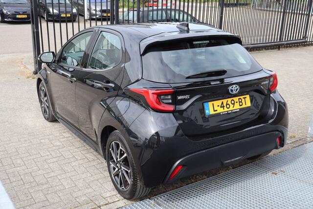 Toyota YARIS 1.5 Hybrid Dynamic Dealeronderhouden! Nederlandse auto/Achteruitrijcamera/Apple carplay/Adaptieve Cruise control/Lane assist/Climate control/DAB/Bluetooth