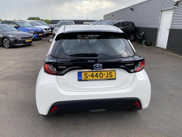 Toyota YARIS 1.5 Hybrid Active Dynamic-special Nieuw geleverd, dealeronderhouden, Lichtmetalen velgen, Achteruitrijcamera, Adaptieve cruise control