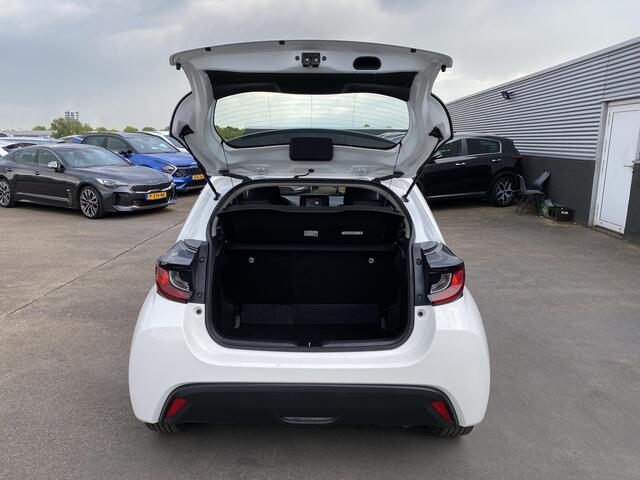 Toyota YARIS 1.5 Hybrid Active Dynamic-special Nieuw geleverd, dealeronderhouden, Lichtmetalen velgen, Achteruitrijcamera, Adaptieve cruise control