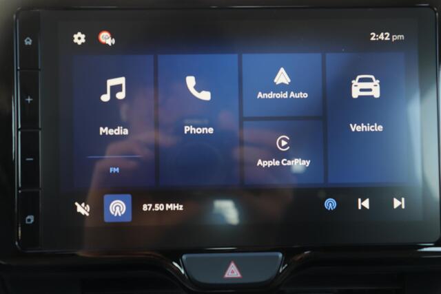 Toyota YARIS 1.5 Hybrid 115 Comfort, Nieuw en direct leverbaar met ¤3.500,- voordeel!