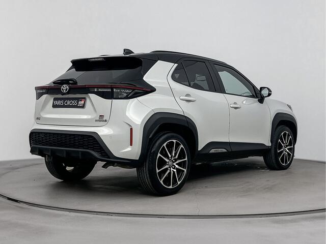 Toyota YARIS Cross 1.5 Hybrid GR Sport | 18 inch Lichtmetaal | GR Sport accessoires |
