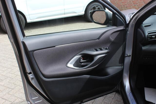 Toyota YARIS Cross 1.5 Hybrid Executive PDC|Camera|Navi/Carplay|ElekAchterklep|Winterpack|Keyless|AdaptCC