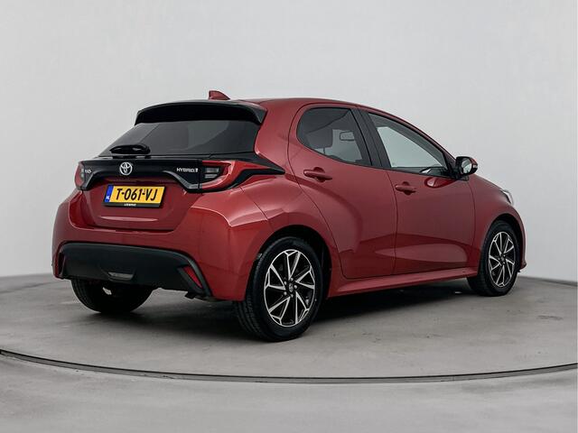 Toyota YARIS 1.5 Hybrid Dynamic Limited | Binnenspiegel Automatisch Dimmend | Apple Carplay/Android Auto | Stoelverwarming | Metallic Lak |