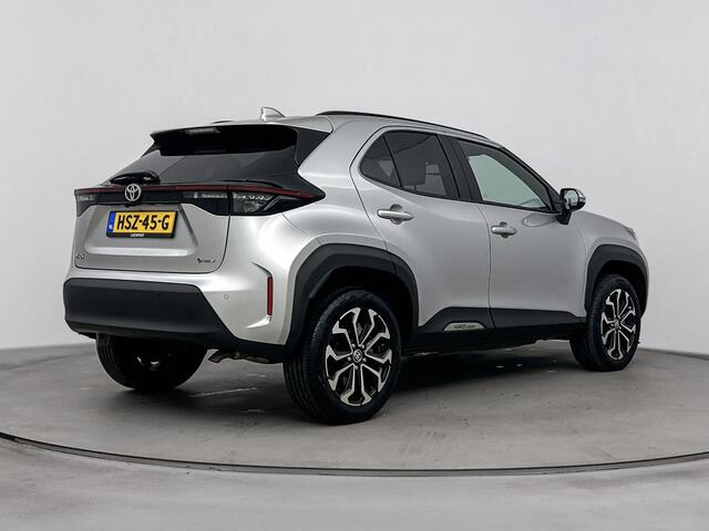 Toyota YARIS Cross 1.5 Hybrid 115 Dynamic Comfort Pack | Parkeersensoren | Stoel / Stuur / Voorruit Verwarming | Onderweg-naar-dealer