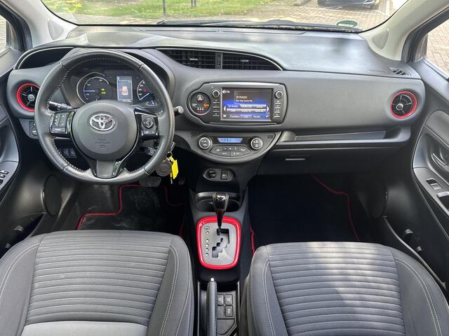 Toyota YARIS 1.5 Hybrid Design | 06-10141018 Voor meer informatie