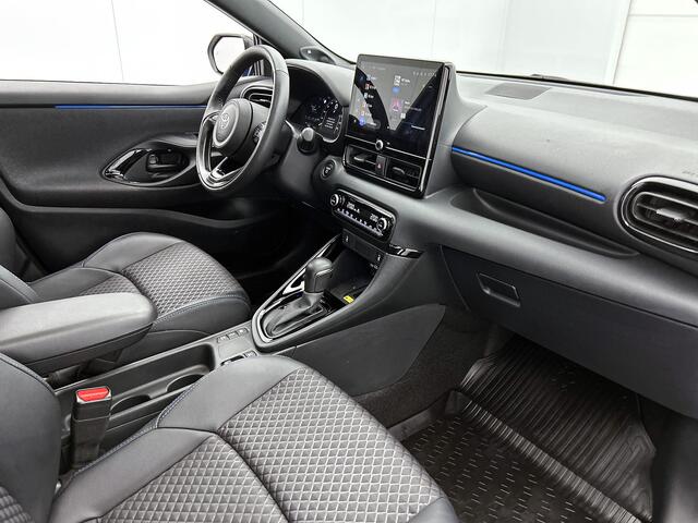 Toyota YARIS 1.5 Hybrid 130 Launch Edition | Panorama dak | JBL | Head-up display | Stoel en stuurwielverwarming |