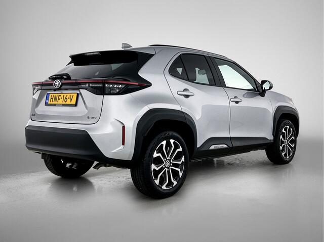 Toyota YARIS Cross 1.5 Hybrid 115 First Edition | NL dealeronderhouden | Stuur en stoelverwarming |