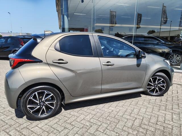 Toyota YARIS 1.5 Hybrid Dynamic | Navi | HUD | Half Leder | Stuurverwarming