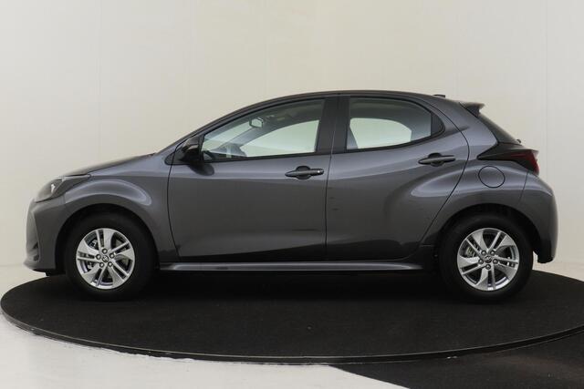 Toyota YARIS 1.5 HYBRID 115 ACTIVE *PRIVATE LEASE V.A. ¤379,- P/M!* -CAMERA|ADAP.CRUISE|CARPLAY|LED|LENDESTEUN|15"