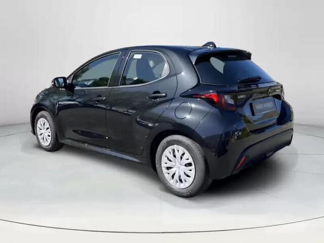 Toyota YARIS 1.5 Hybrid 115 Comfort **NIGHT SKY BLACK METALLIC/ NIEUWE AUTO/ DIRECT LEVERBAAR**