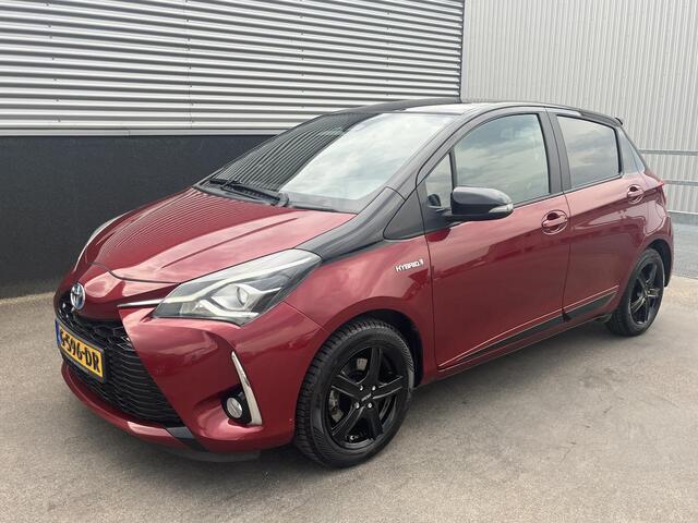 Toyota YARIS 1.5 Hybrid Bi-Tone Navigatie, Achteruitrijcamera, Privacy glass, LMV, Climate control, Onderhoudshistorie compleet