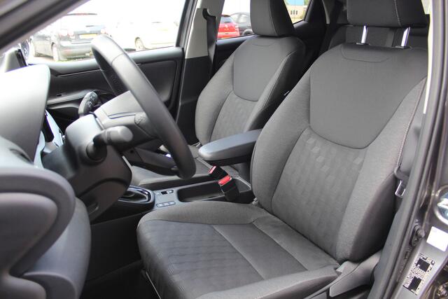 Toyota YARIS 1.5 Hybrid 115 First Edition | Rijklaar | Trekhaak | Keyless | LED | Camera | Adap.cruise | Clima | Apple/Android | Navi | All season