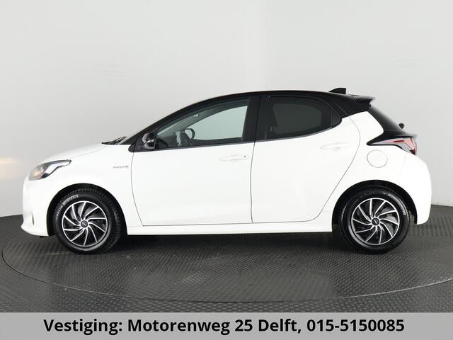 Toyota YARIS 1.5 HYBRIDE BLACK & WHITE GARANTIE TOT 3-2031! . APPLE CARPLAY & ANDRIOD AUTO . ACHTERUITRIJ CAMERA . ADAPTIEVE CRUISE CONTROL .