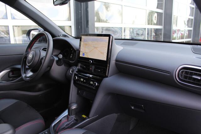 Toyota YARIS Cross 1.5 Hybrid 130pk GR SPORT Bi-Tone | Rijklaar | Trekhaak | JBL | HUD | PDC | Navi | Stoel/Stuur-verwarming | Adap. Cruise