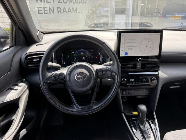 Toyota YARIS Cross 1.5 Hybrid 115 Dynamic | Sensoren v/a | Stuur + Stoelverwarming