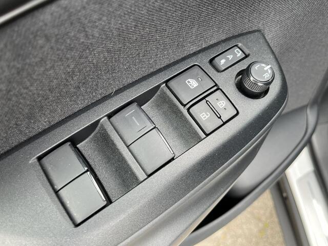 Toyota YARIS Cross 1.5 Hybrid GR Sport | All-in prijs | Automaat | Stoelverwarming | Stuurverwarming