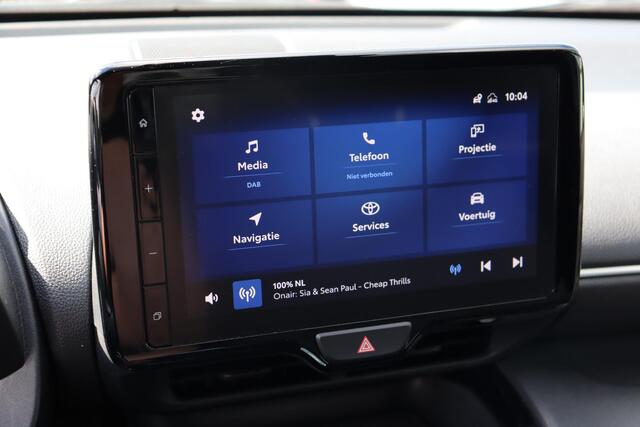 Toyota YARIS Cross 1.5 Hybrid Dynamic Limited, Trekhaak, LM Velgen, Apple Carplay / Android Auto, Stoelverwarming.