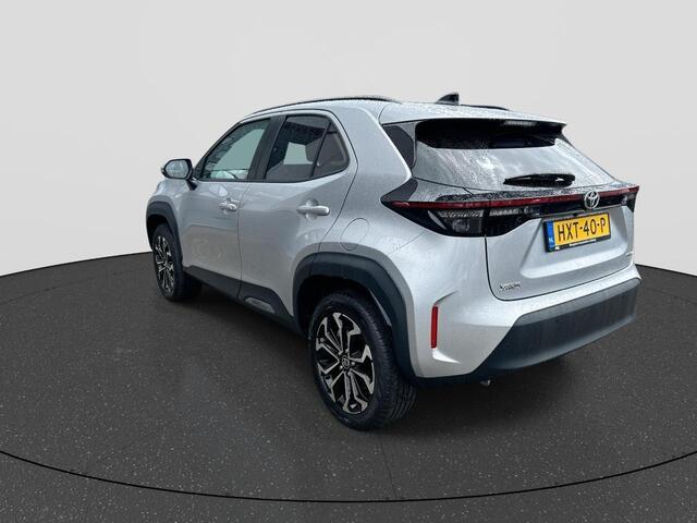Toyota YARIS Cross 1.5 Hybrid 115 Dynamic RIJKLAAR | COMFORT Pakket | Navigatie | PDC | BSM | Stoel- & Stuurverwarming | NL AUTO
