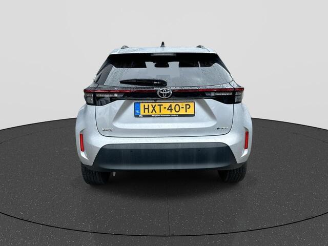 Toyota YARIS Cross 1.5 Hybrid 115 Dynamic RIJKLAAR | COMFORT Pakket | Navigatie | PDC | BSM | Stoel- & Stuurverwarming | NL AUTO