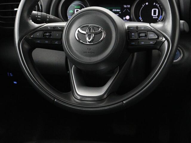 Toyota YARIS 1.5 Hybrid Dynamic | Carplay | Adaptive cruise | Keyless | Camera | Full LED | Climate control | 16'' | Bluetooth | DAB | Regensensor | Origineel NL