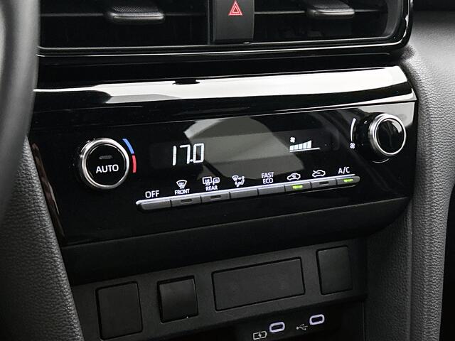 Toyota YARIS Cross 1.5 Hybrid 115 First Edition | NL-Auto | 17" Lichtmetalen velgen | Parkeercamera |