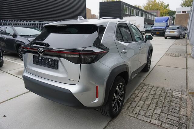 Toyota YARIS Cross 1.5 Hybrid 130 Dynamic |Navi|Carplay|PDC V+A|Dodehoek|Stoel en stuurverw.|Camera|