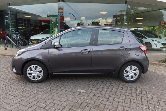 Toyota YARIS 1.5 VVT-i Active AUTOMAAT ! Camera I Trekhaak I All-Season