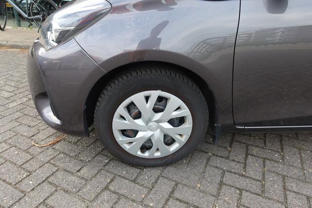 Toyota YARIS 1.5 VVT-i Active AUTOMAAT ! Camera I Trekhaak I All-Season