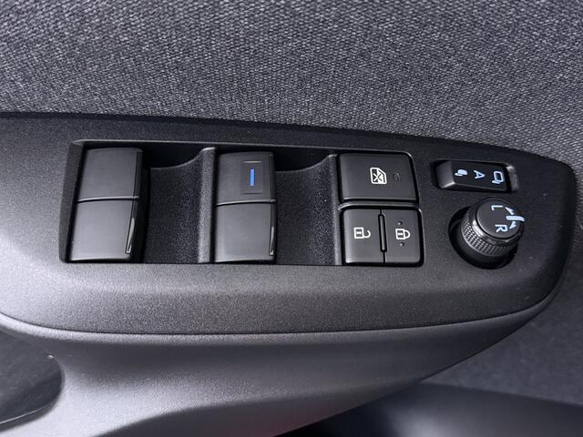 Toyota YARIS 1.5 Hybrid Executive Bi-Tone | Navigatie | JBL | Panoramadak | Head-up | BLS | PDC | Stuur-Stoelverwarming |