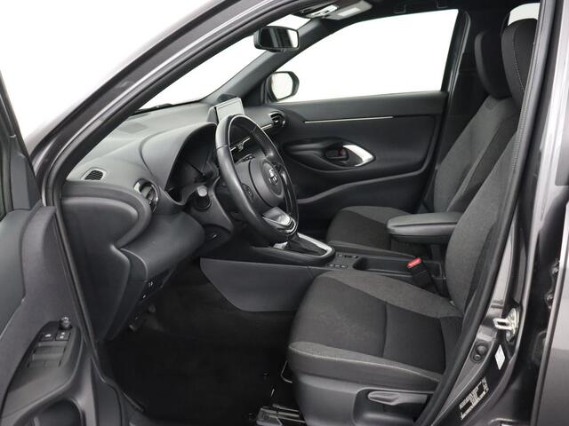 Toyota YARIS Cross 1.5 Hybrid Business Plus | Adaptive cruise | Carplay | Navigatie | Keyless | Full LED | Camera | Climate control | Bluetooth | DAB | Getint glas