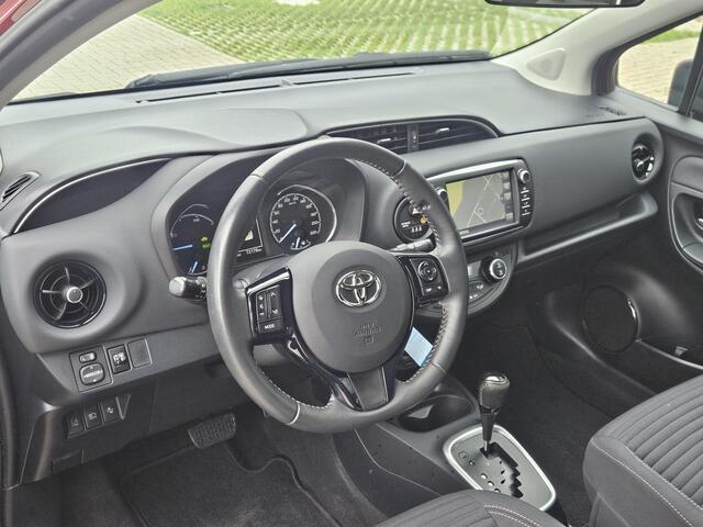 Toyota YARIS 1.5 Hybrid Design Red Navi Camera Stoelvw