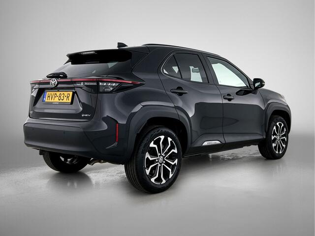 Toyota YARIS Cross 1.5 Hybrid 115 Dynamic Comfort pack | BTW Voertuig | Dodehoek detectie | Stoel+Stuurverwarming | Parkeersensoren voor+achter | draadloze lader telefoon | Cruise Control Adaptive | Climate Control | Apple CarPlay/Android Auto |