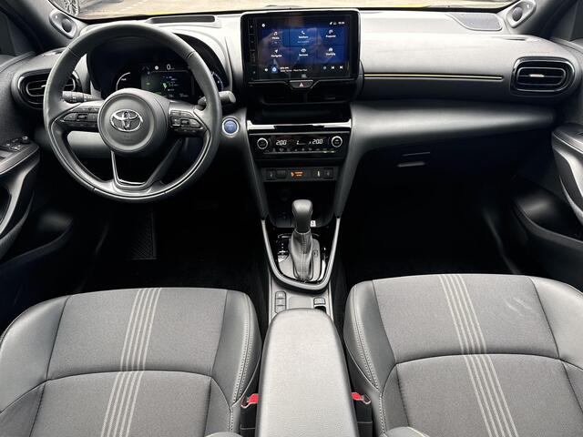 Toyota YARIS Cross 1.5 Hybrid Launch Edition | Panoramadak | Navigatie | Treeplanken | Stoel en stuurverwarming