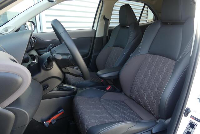 Toyota YARIS Cross 1.5 Hybrid Executive TREKHAAK AFNEEMBAAR (750KG), HUD, STOELVERWARMING, ADAPT. CRUISE, CLIMA, NAVI, CAMERA, PDC V&A, APPLE CARPLAY/ANDROID AUTO, BLIS, KEYLESS, JBL, 11.175KM