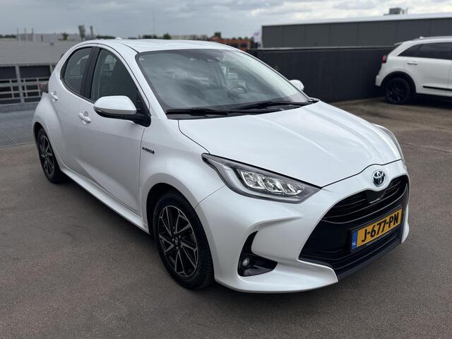 Toyota YARIS 1.5 Hybrid First Edition Nieuw geleverd en dealeronderhouden, Trekhaak, Navigatie, LED, Smart Key, Smart Key