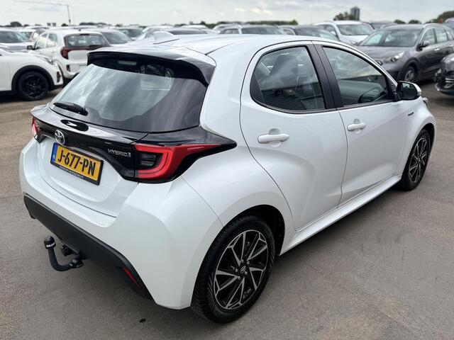 Toyota YARIS 1.5 Hybrid First Edition Nieuw geleverd en dealeronderhouden, Trekhaak, Navigatie, LED, Smart Key, Smart Key
