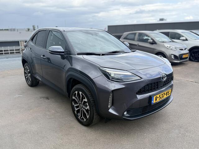 Toyota YARIS Cross 1.5 Hybrid First Edition Stoelverwarming, Parkeersensoren voor + achter, LED, Privacy glass, LMV, Dealeronderhouden, All-season banden