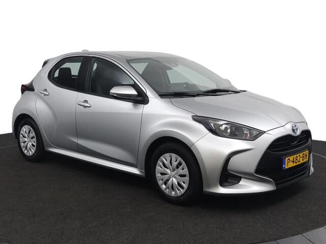 Toyota YARIS 1.5 Hybrid Active Trekhaak | Adaptieve Cruise Control | Climate Control | Lichtsensor | Automaat |