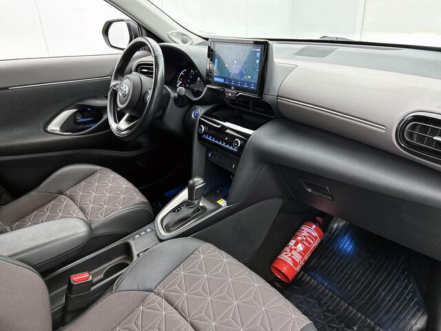 Toyota YARIS Cross 1.5 Hybrid Executive | JBL | Head-Up Display | Dodehoek detectie | Elektrische achterklep | Stoel+stuurverwarming | Trekhaak | Parkeersensoren voor+achter | Apple CarPlay/Android Auto | Cruise control adaptive |