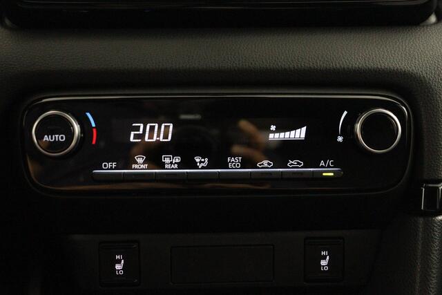 Toyota YARIS 1.5 Hybrid 115 Dynamic | Stoel / Stuurverwarming | Dodehoekdetectie | Parkeersensoren |