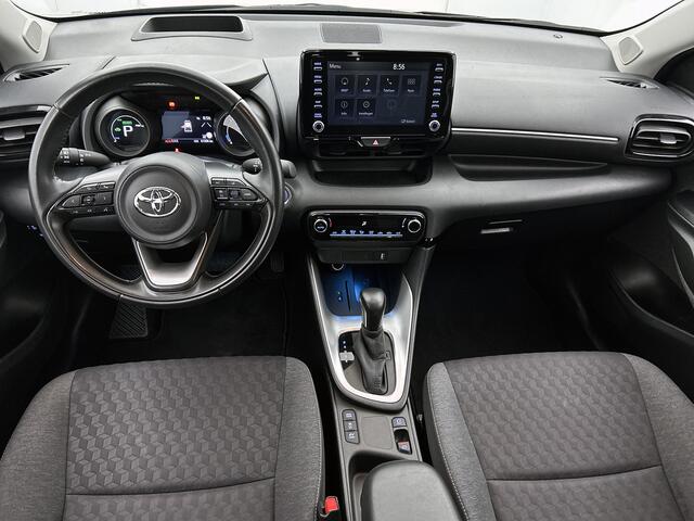 Toyota YARIS 1.5 Hybrid Style bi-tone | Head-Up Display| Parkeersensoren voor+achter | Dodehoek detectie | Draadloze telefoonlader | Keyless Entry/Start | Navigatie | Apple CarPlay/ Android auto |