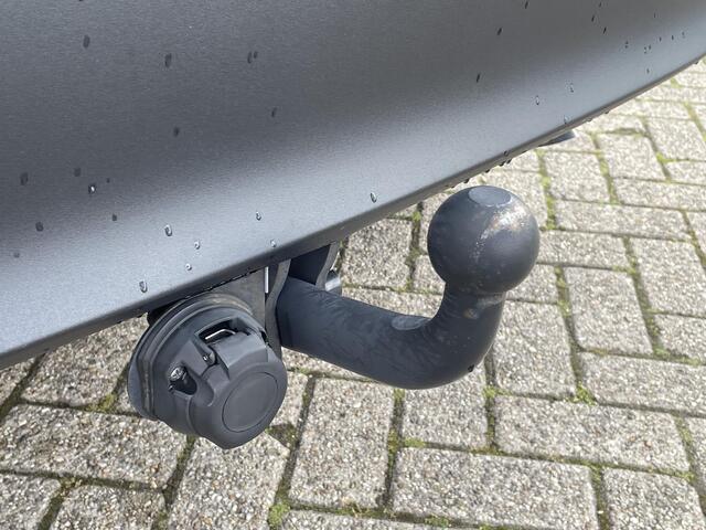 Toyota YARIS Cross 1.5 Hybrid Executive **TREKHAAK/ DODE HOEK DETECTIE/ JBL AUDIO**