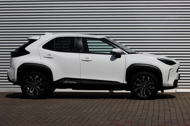 Toyota YARIS Cross 1.5 Hybrid Dynamic / Team-D