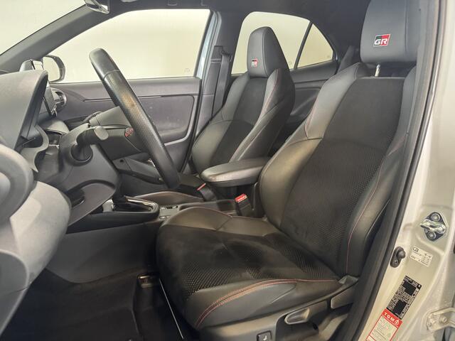 Toyota YARIS Cross 1.5 Hybrid GR Sport Limited | Sportstoelen voor | Stoelverwarming |