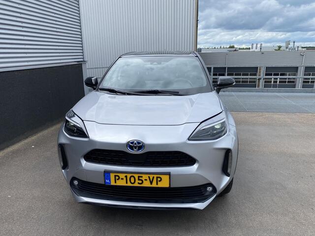 Toyota YARIS Cross 1.5 Hybrid First Edition / bitone / NL auto / unieke km stand! / absolute nieuw staat!