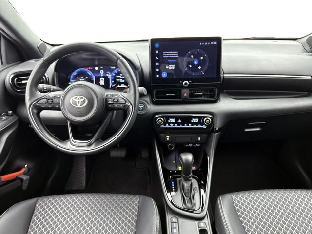 Toyota YARIS 1.5 Hybrid 130 Executive | Navigatie | PDC |