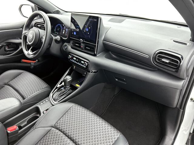 Toyota YARIS 1.5 Hybrid 130 Executive | Navigatie | PDC |